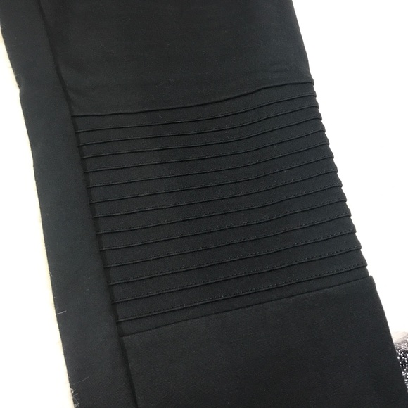 The Limited black ribbed knee leggings - Picture 2 of 4